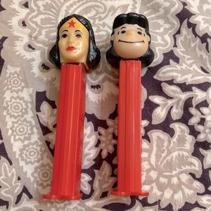 Lot Vintage Wonder Woman and Lucy from Charlie  Brown Pez Dispensers with feet